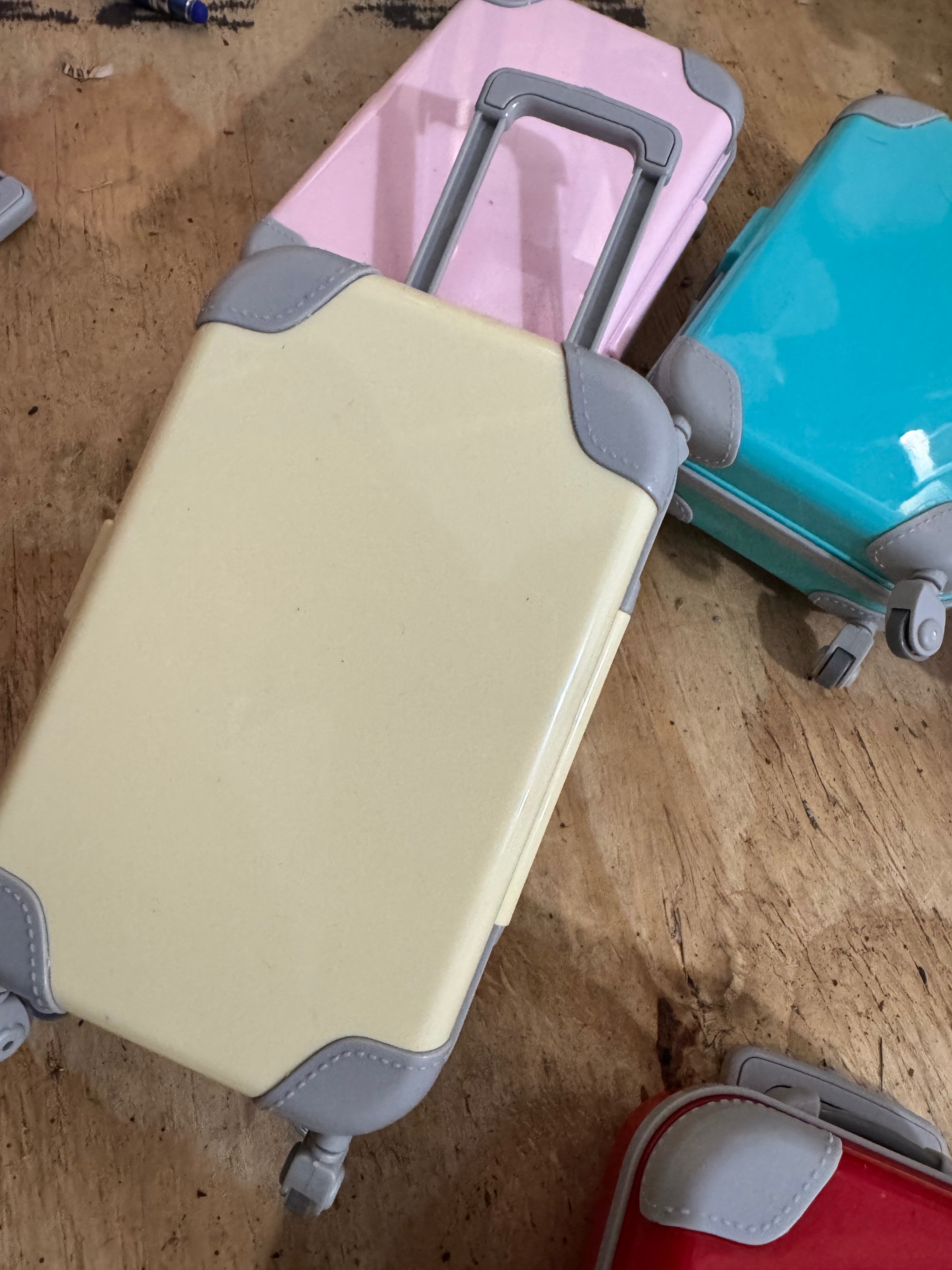 Lightweight 19-Inch Mini Suitcase